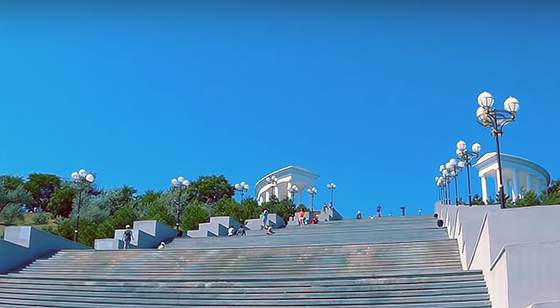 Отдых в Черноморске, лестница на пляж