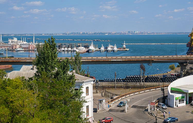 Відпочинок в Одесі морський порт