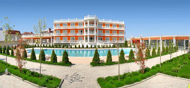 Отель в Николаевке с бассейном