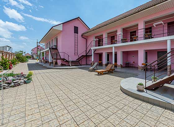 База відпочинку «Карина» в Кирилівці на пляжі