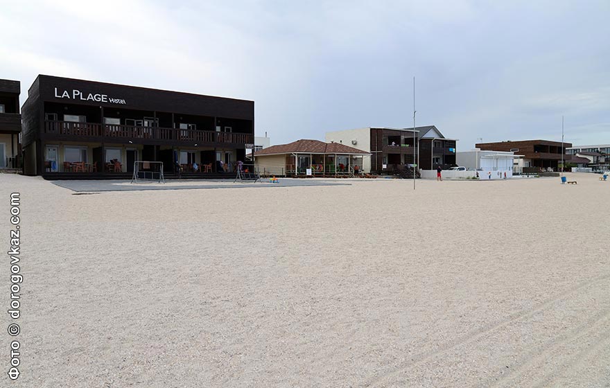 Отели и базы отдыха на острове Бирючий фото
