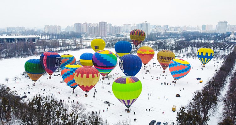 Киев Рождественский фестиваль воздушных шаров