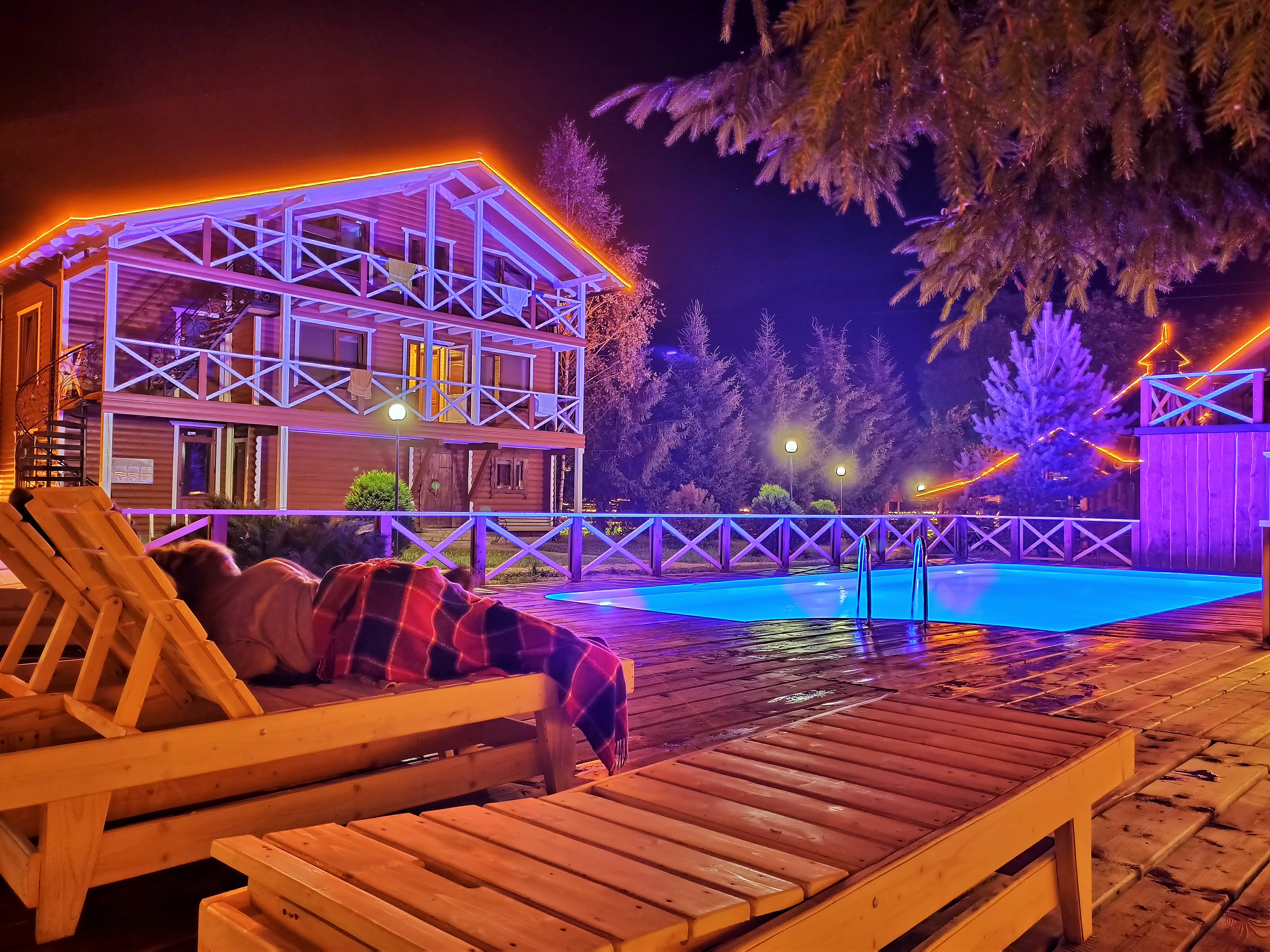 бассейн ночью в Карпатах «Горицвет» Верхний Ясенов
