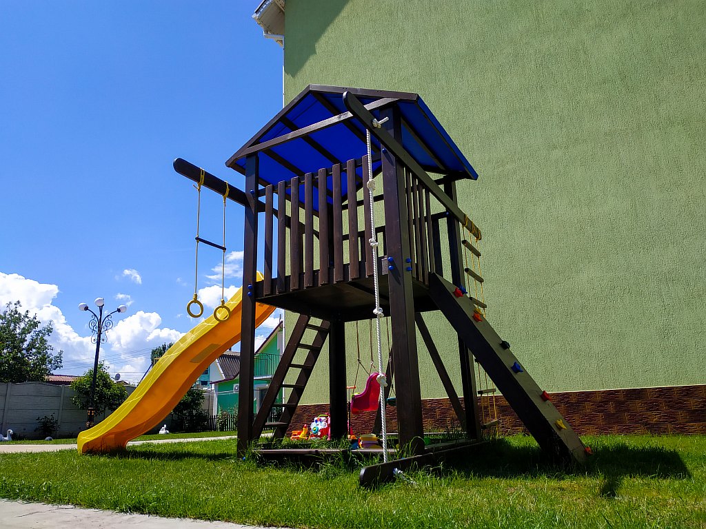 Затока мини-отель «Любавушка» детская площадка