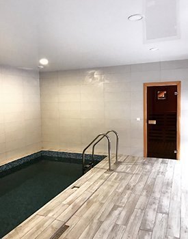 Закарпатье отель «Darino» бассейн в бане