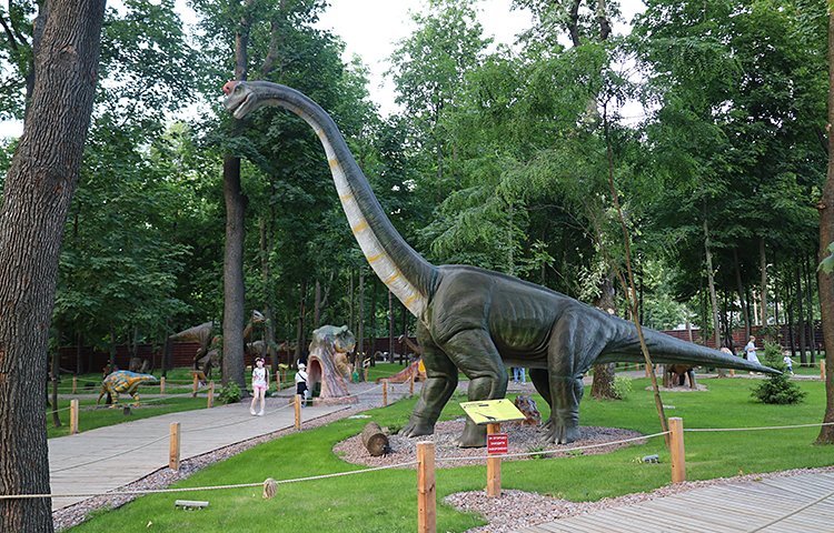 Парк динозавров в Харькове брахиозавр