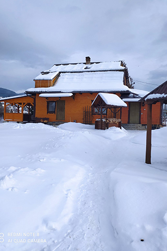 Ворохта «У Мирославы» дом зимой фото