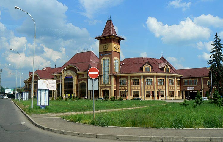 Ужгород железнодорожный вокзал фото